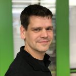 Porträt des Konstruktions-Mitarbeiter Ringo Wederka von Gräber Feinwerktechnik.